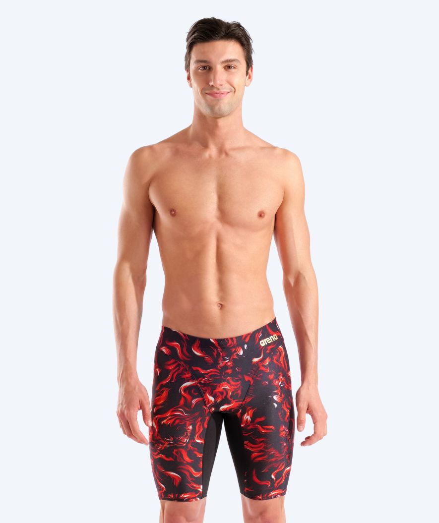 Arena lange Badehose für Herren - Graphic - Schwarz/Rot (Limited 2026)