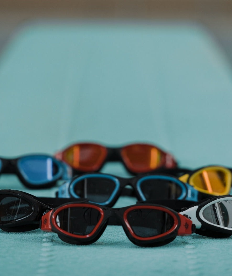 Watery Schwimmbrille für Freizeitschwimmer - Raven Active - Schwarz/Rot 1.0