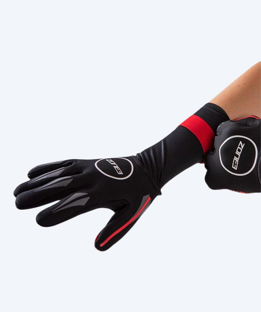 ZONE3 Neoprenhandschuhe - (2mm) - Schwarz/Rot