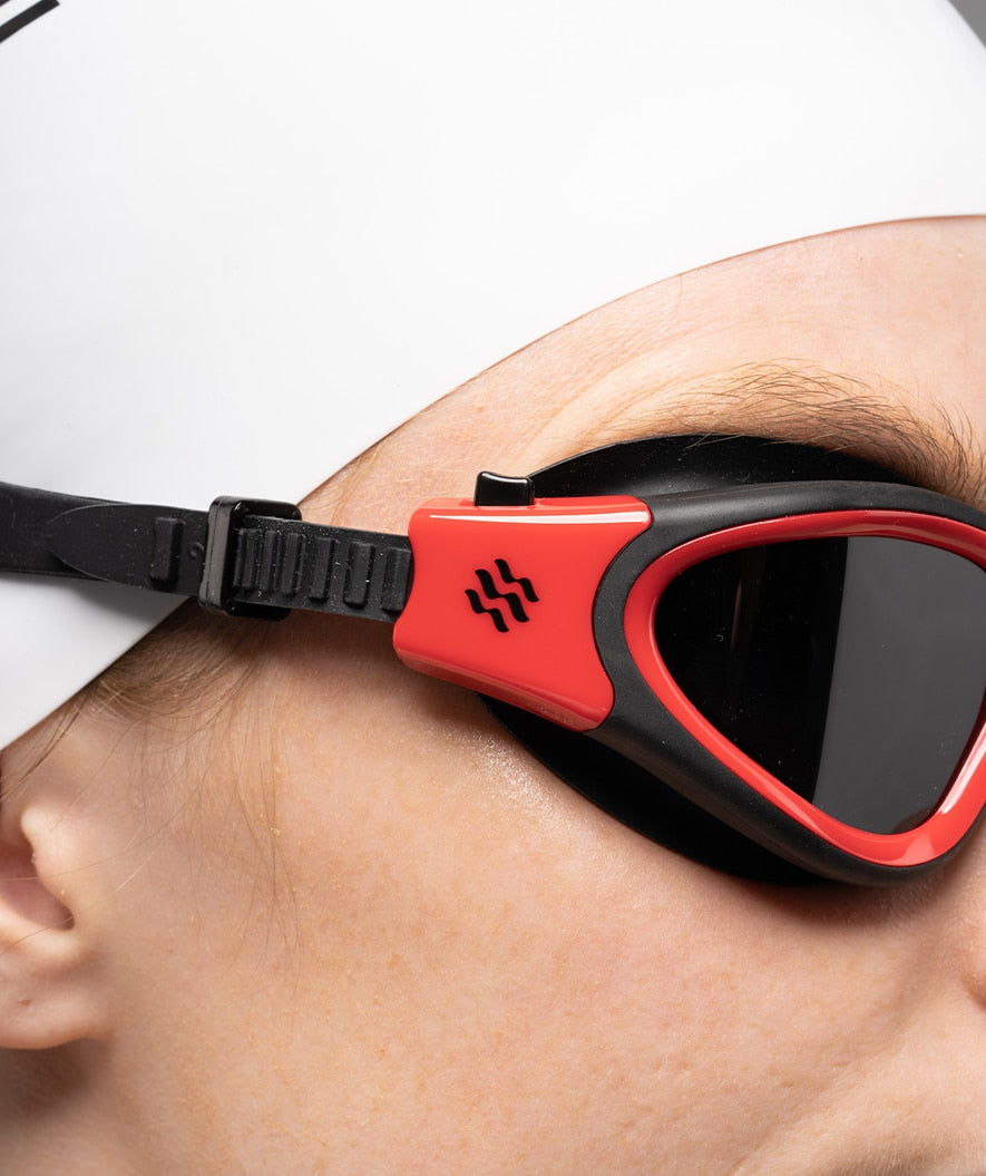 Watery Schwimmbrille für Freizeitschwimmer - Raven Active - Schwarz/Rot 1.0