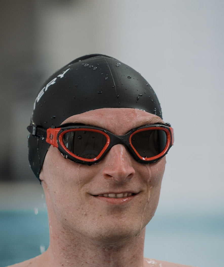 Watery Schwimmbrille für Freizeitschwimmer - Raven Active - Schwarz/Rot 1.0