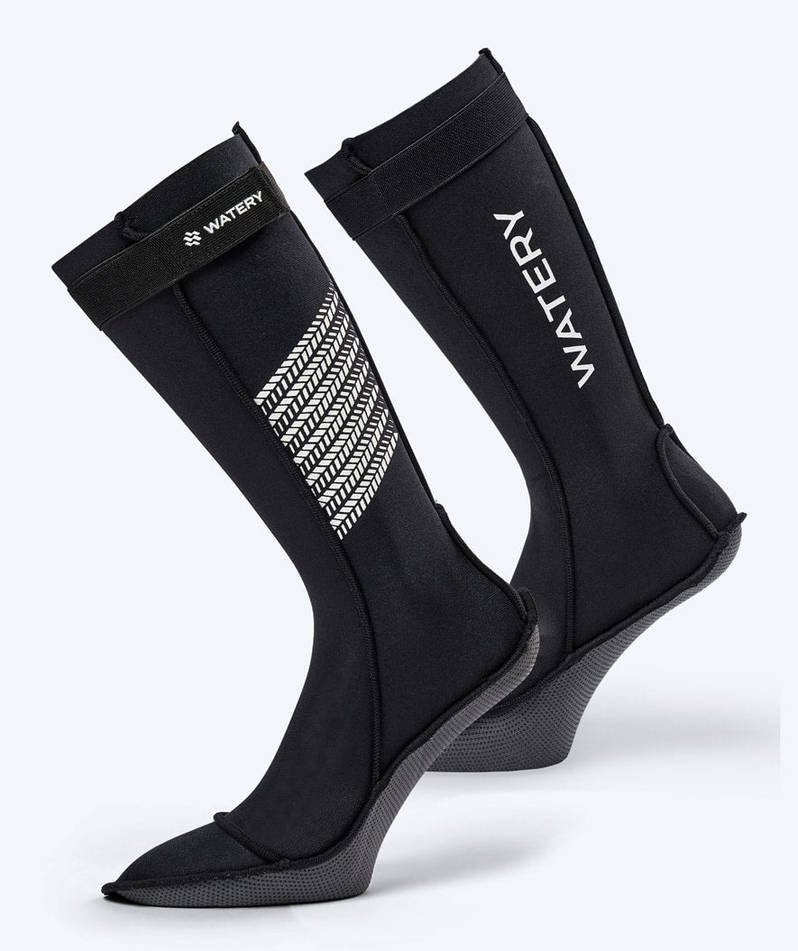 Watery Neoprensocken für Freiwasser - Calder Pro (2mm) - Schwarz