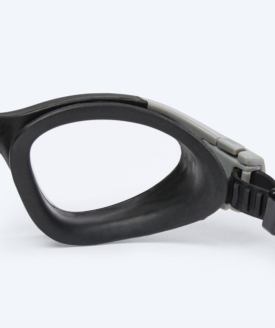 Watery Schwimmbrille für Freizeitschwimmer - Kelvin Active - Schwarz/Klar