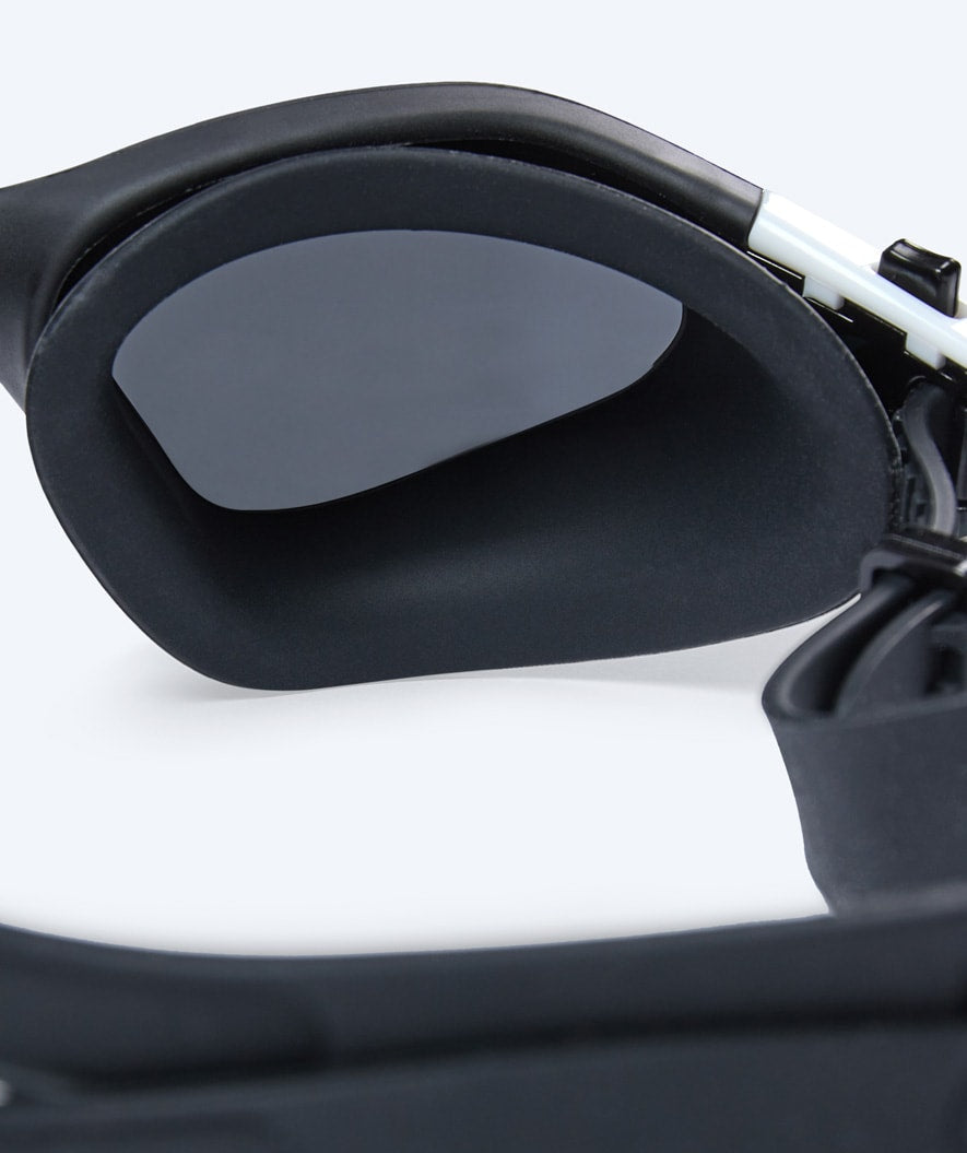 Watery Schwimmbrille für Freizeitschwimmer - Raven Mirror - Schwarz/Weiß