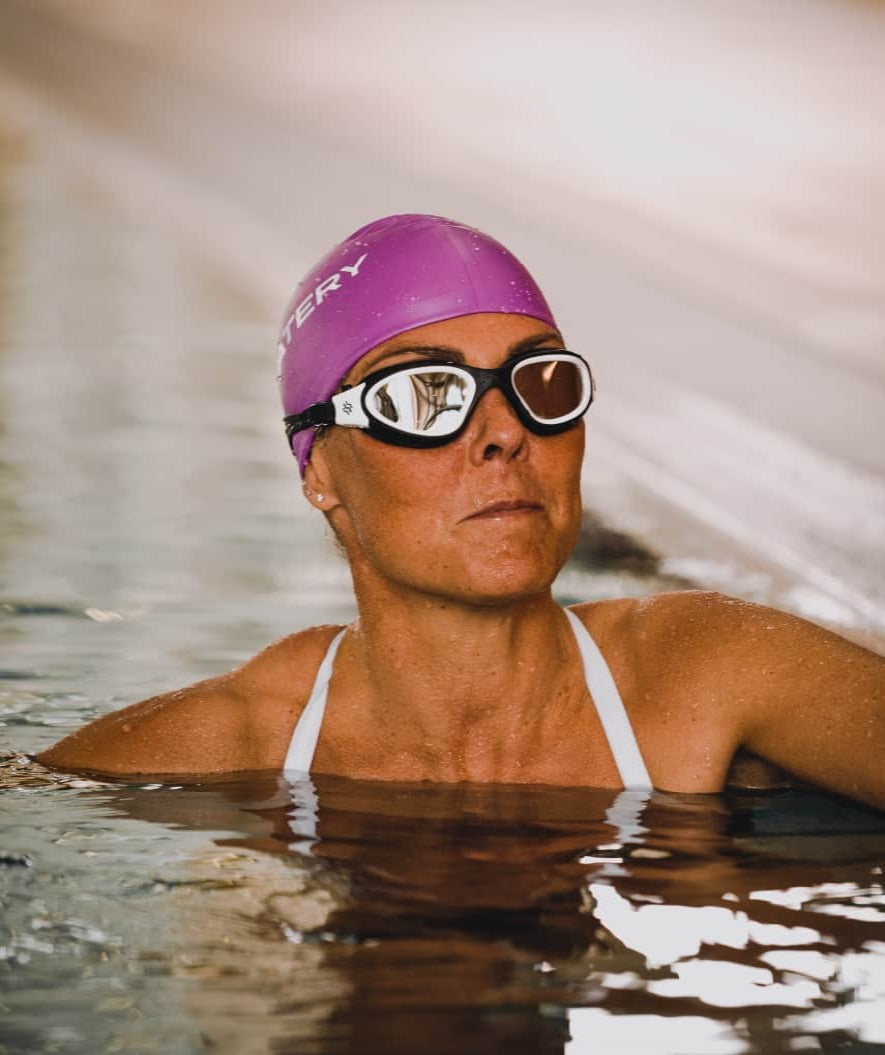 Watery Schwimmbrille für Freizeitschwimmer - Raven Mirror - Schwarz/Weiß